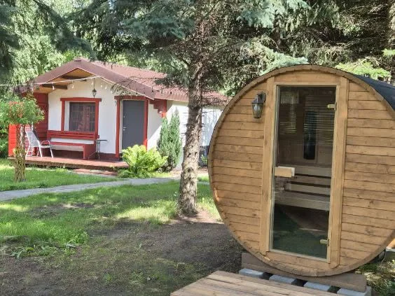 Sauna beczkowa w ogrodzie